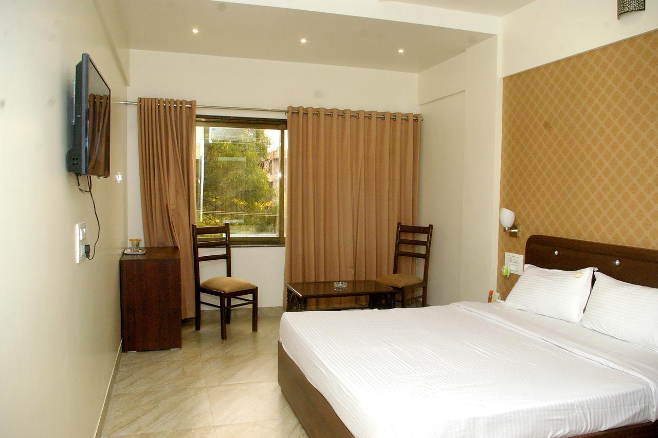 Hotel Gulmohar Pride Ahmednagar Εξωτερικό φωτογραφία