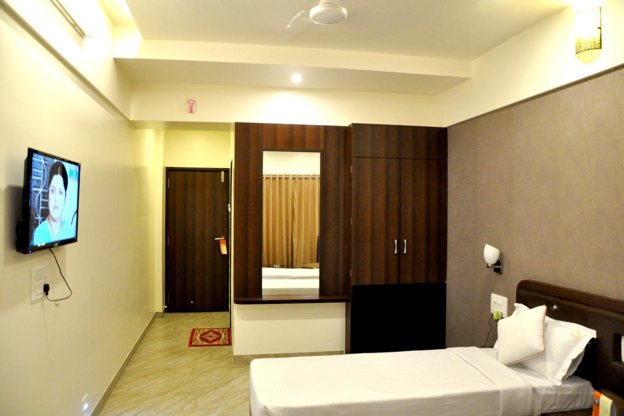 Hotel Gulmohar Pride Ahmednagar Εξωτερικό φωτογραφία