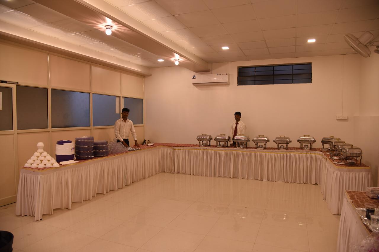 Hotel Gulmohar Pride Ahmednagar Εξωτερικό φωτογραφία